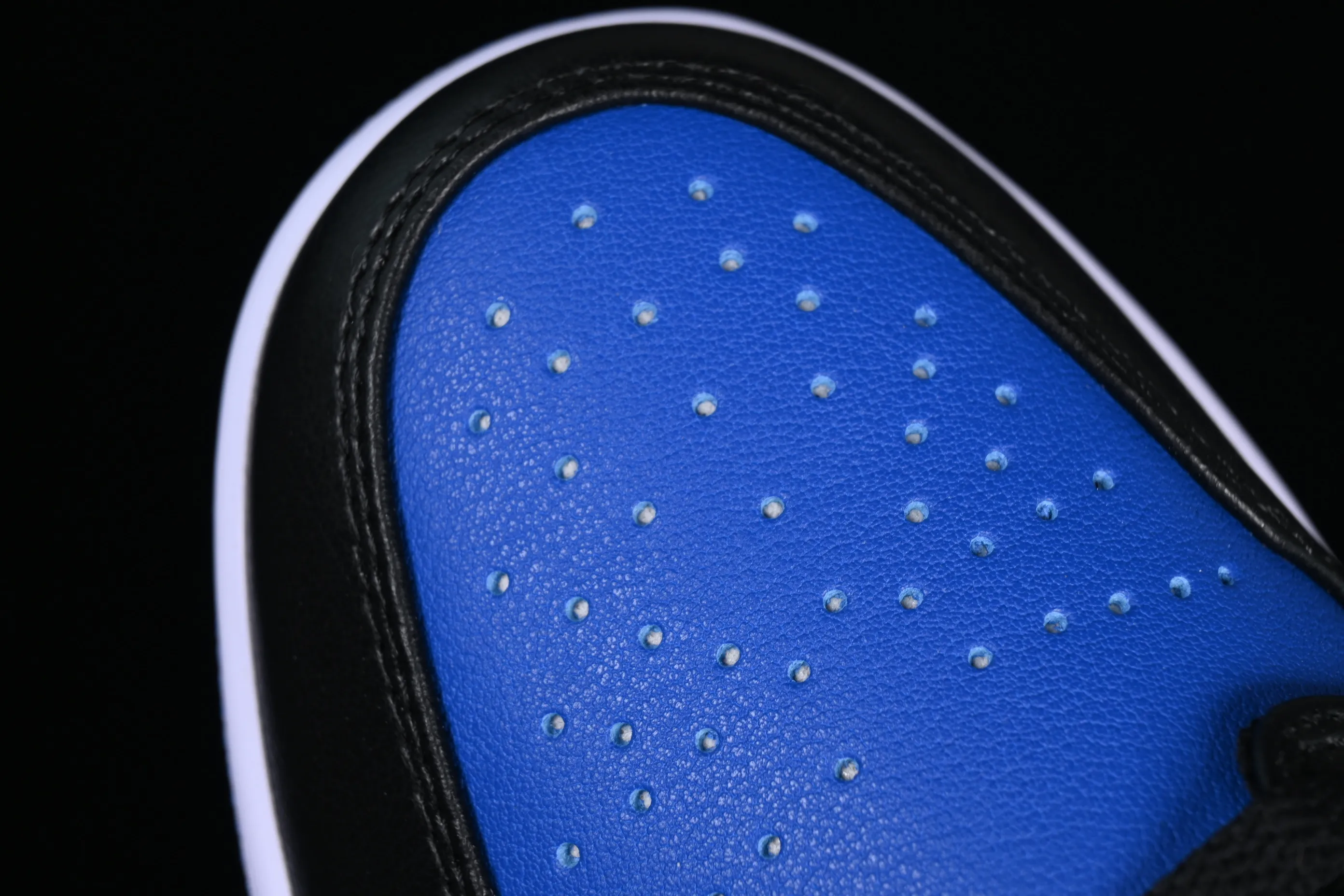 All categories Air Jordan Jordan series basketball shoes Air Jordan 1 Low Z version Air Jordan 1 Low AJ1 Joe 1 black and white low-top cultural basketball shoes 553558-140